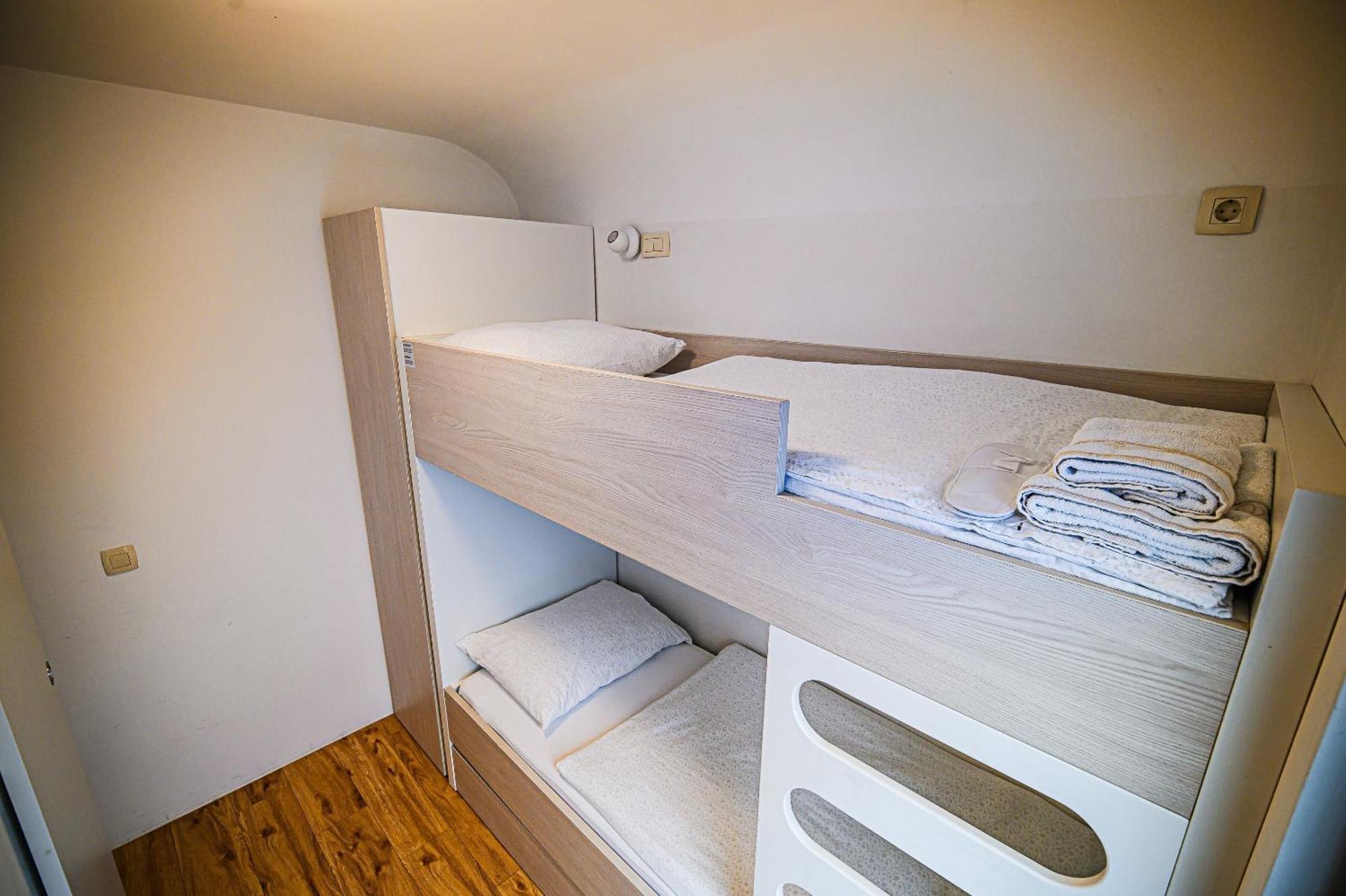 Glamping Maleric With Natural Pool Dragatuš Zewnętrze zdjęcie