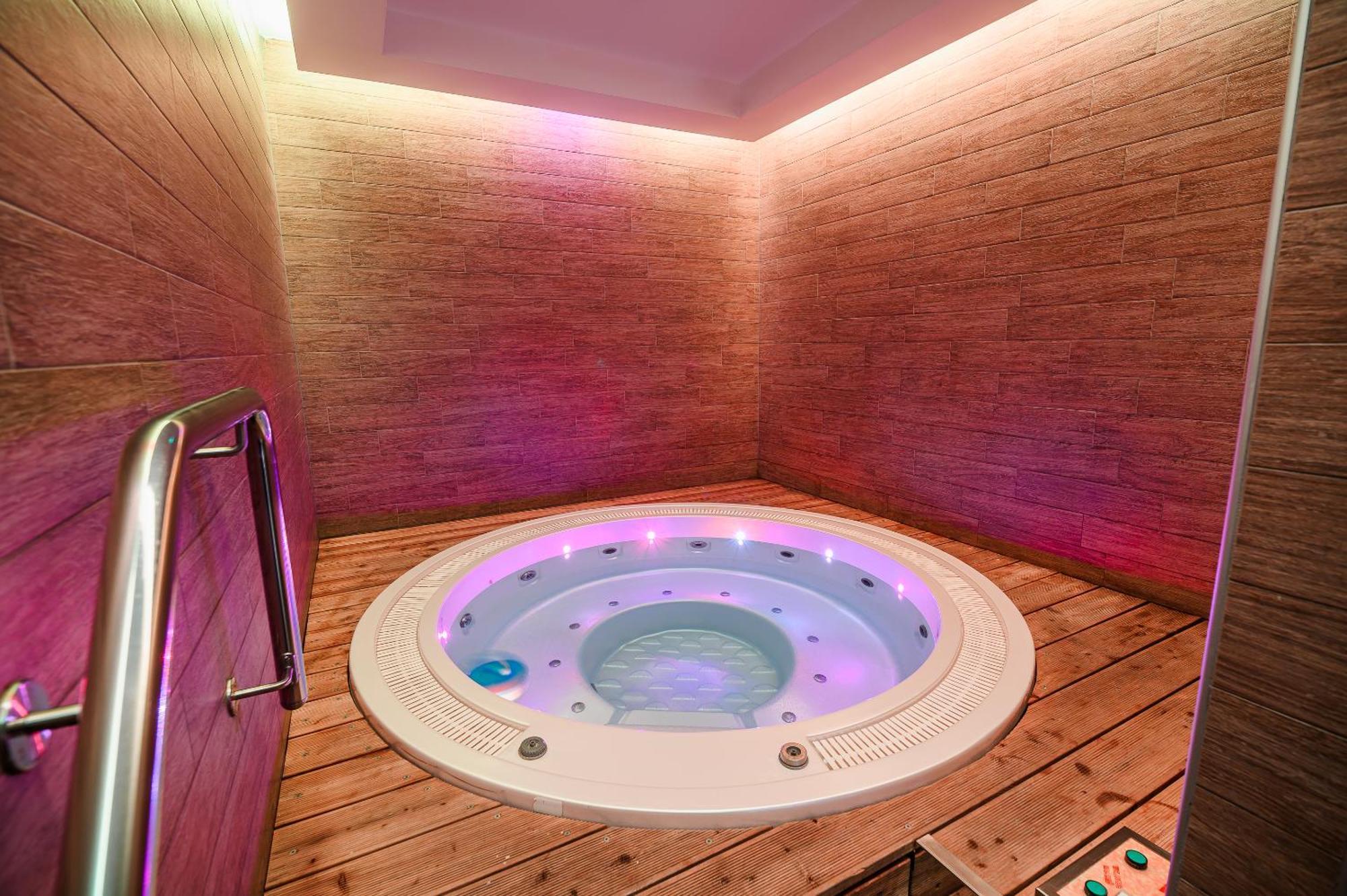 Glamping Maleric With Natural Pool Dragatuš Zewnętrze zdjęcie